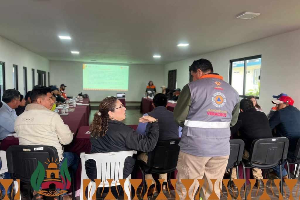 CAPACITAN A DIRECTORES DE PROTECCIÓN CIVIL