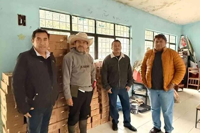 ENTREGAN DESAYUNOS A ESCUELAS DE CHOCAMÁN