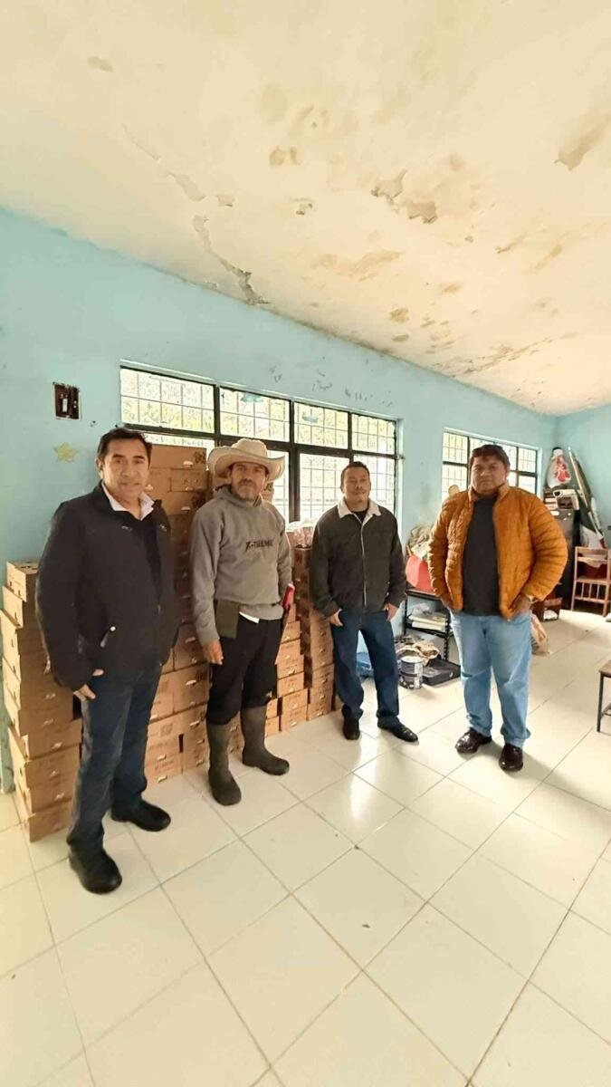 ENTREGAN DESAYUNOS A ESCUELAS DE CHOCAMÁN