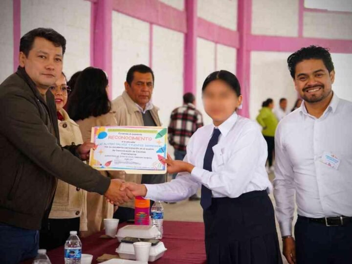 REALIZAN DEMOSTRACIÓN DE ESCOLTAS EN TOTUTLA