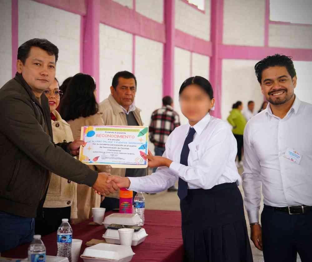 REALIZAN DEMOSTRACIÓN DE ESCOLTAS EN TOTUTLA