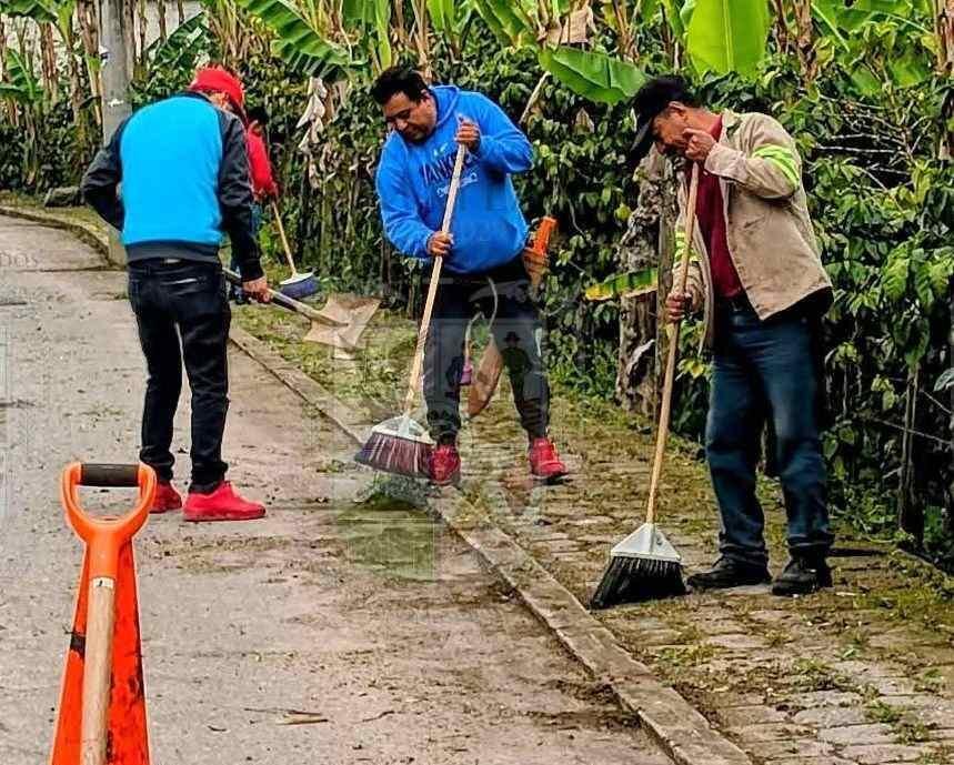 EMBELLECEN TECAMA PREVIO A FIESTA PATRONAL