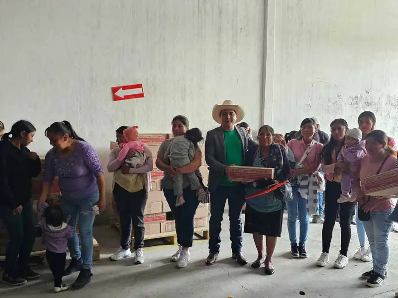 ENTREGA ALCALDE APOYOS DEL PROGRAMA MIL DÍAS DE VIDA