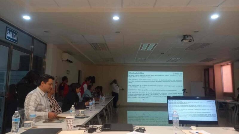 GESTIONA ALCALDE OBRAS DE ELECTRIFICACIÓN