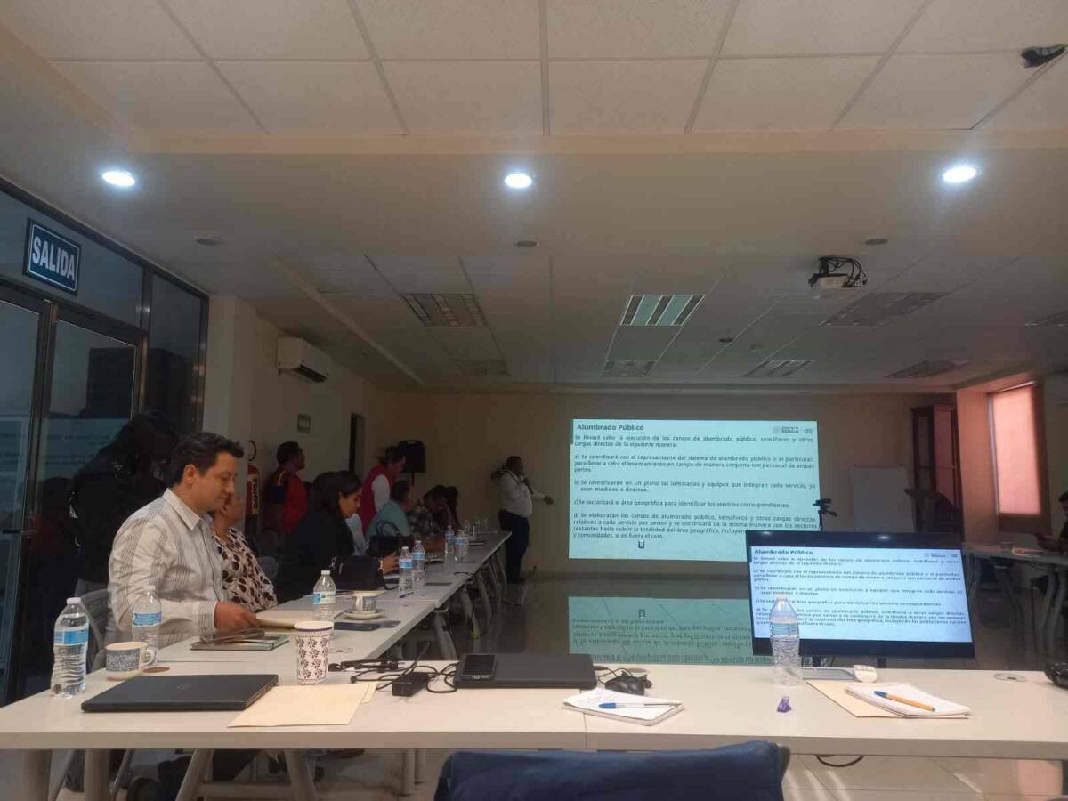 GESTIONA ALCALDE OBRAS DE ELECTRIFICACIÓN