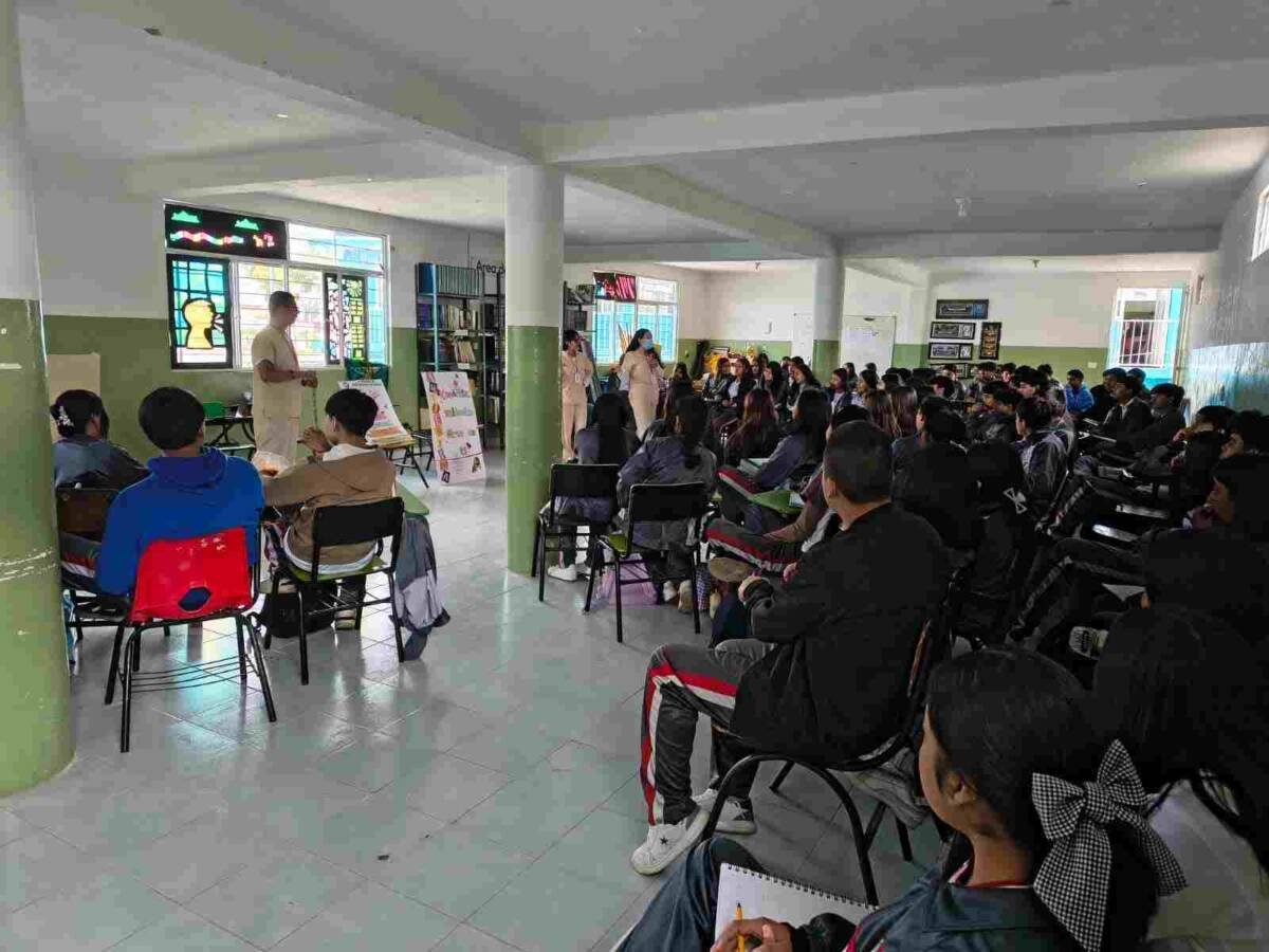 LLEVAN TALLER SOBRE AUTOESTIMA A ESCUELAS DE TOTUTLA