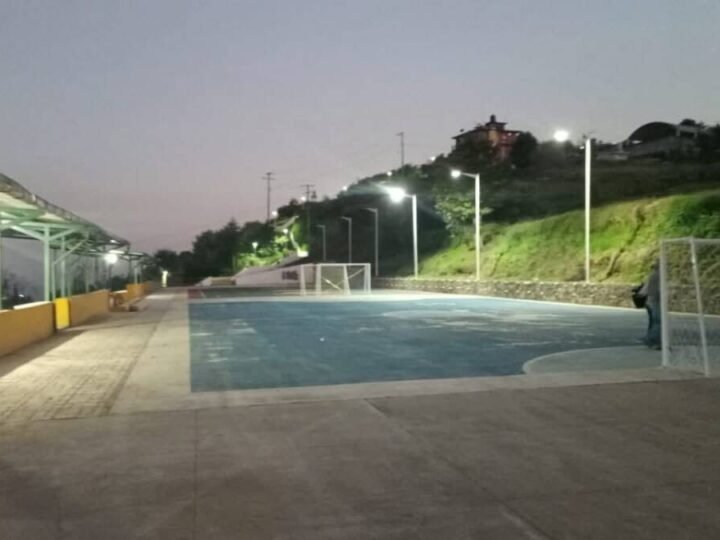 DAN MANTENIMIENTO A ESPACIOS DEPORTIVOS DE ALPATLÁHUAC