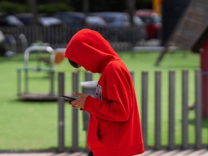 ESPAÑA PROHIBIRÁ EL ACCESO A LAS REDES SOCIALES A MENORES DE 16 AÑOS