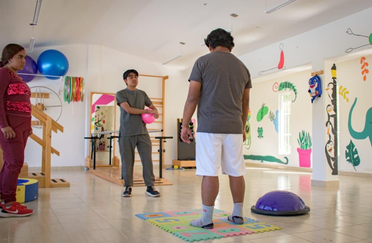 INVITAN A UNIDAD BÁSICA DE REHABILITACIÓN DE IXHUATLÁN DEL CAFÉ