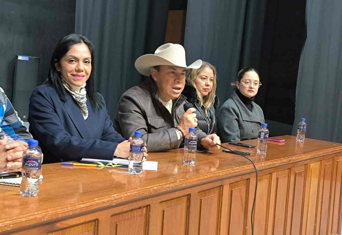 FORTALECE AYUNTAMIENTO COMUNICACIÓN CON SECTOR EDUCATIVO