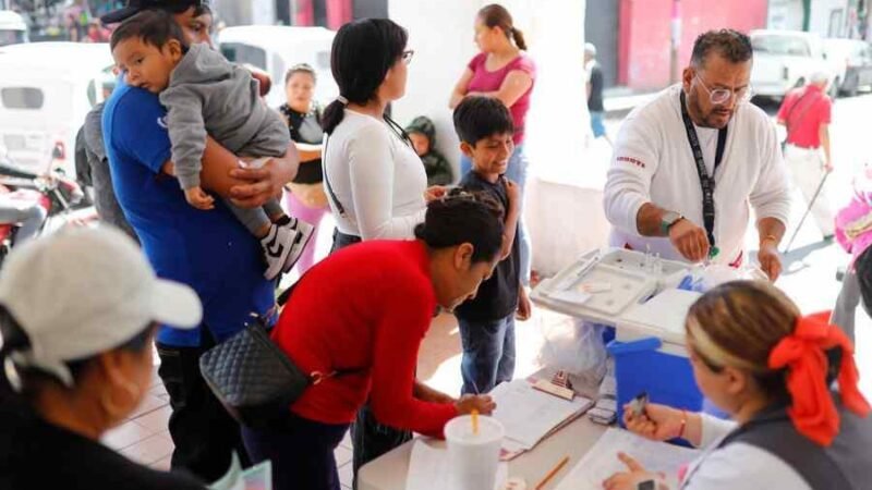 MÉXICO INTENSIFICA LA VACUNACIÓN PARA FRENAR EL BROTE DE SARAMPIÓN