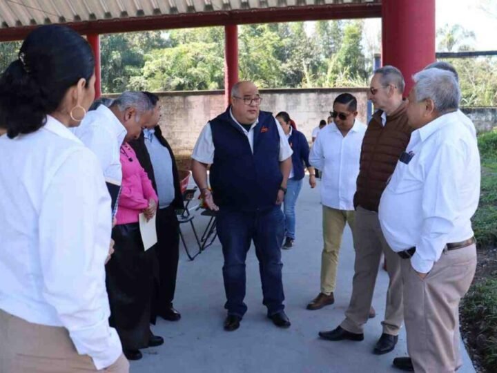 INAUGURA ALCALDE SEMESTRE EN CETIS 143