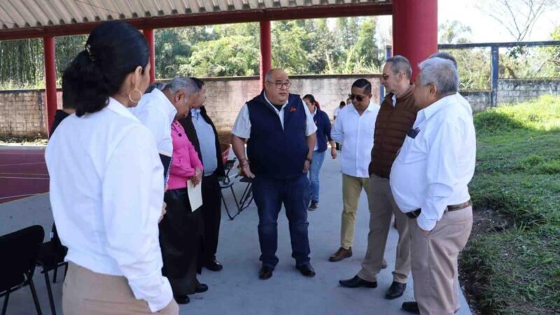 INAUGURA ALCALDE SEMESTRE EN CETIS 143