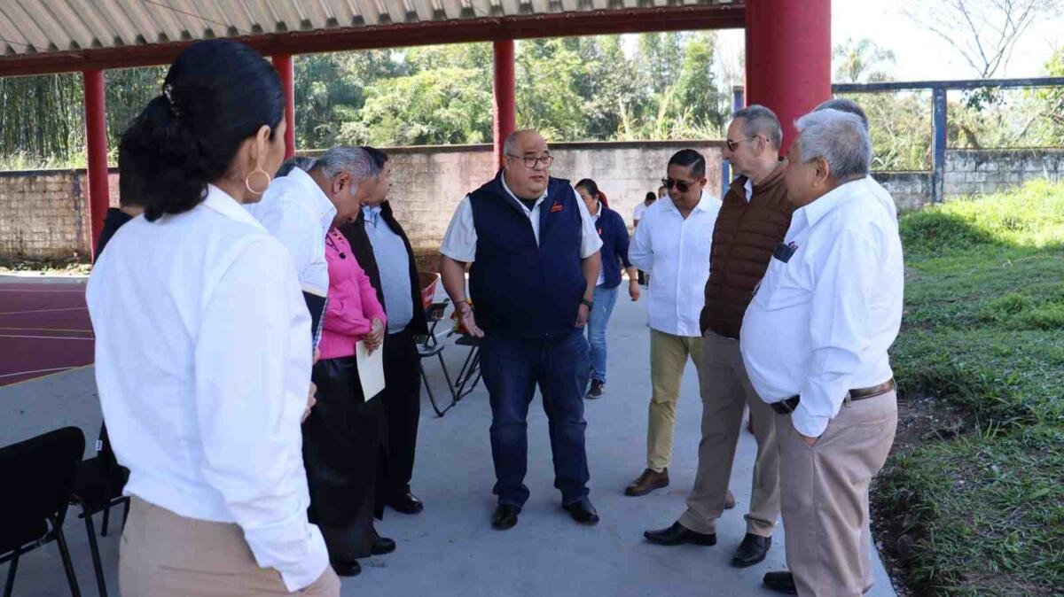 INAUGURA ALCALDE SEMESTRE EN CETIS 143