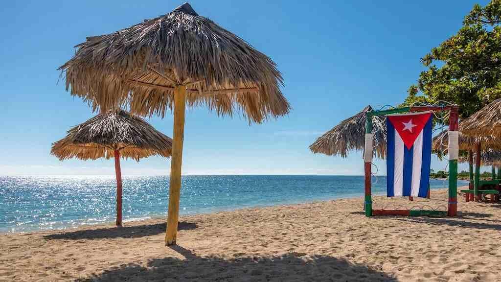 CUBA PIERDE EL TURISMO CANADIENSE POR EL ASEDIO DE ESTADOS UNIDOS