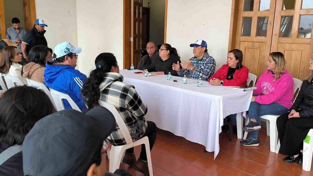SE REÚNE ALCALDE CON TIANGUISTAS