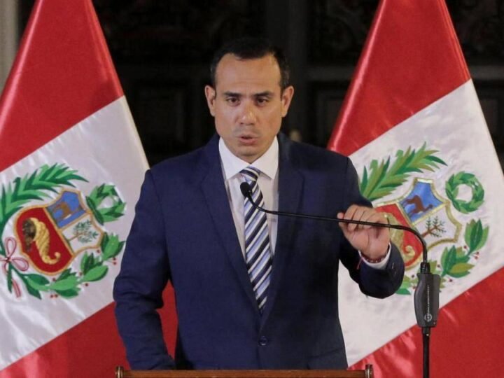 CONGRESO DE PERÚ DESTITUYE AL PRESIDENTE INTERINO JOSÉ JERÍ