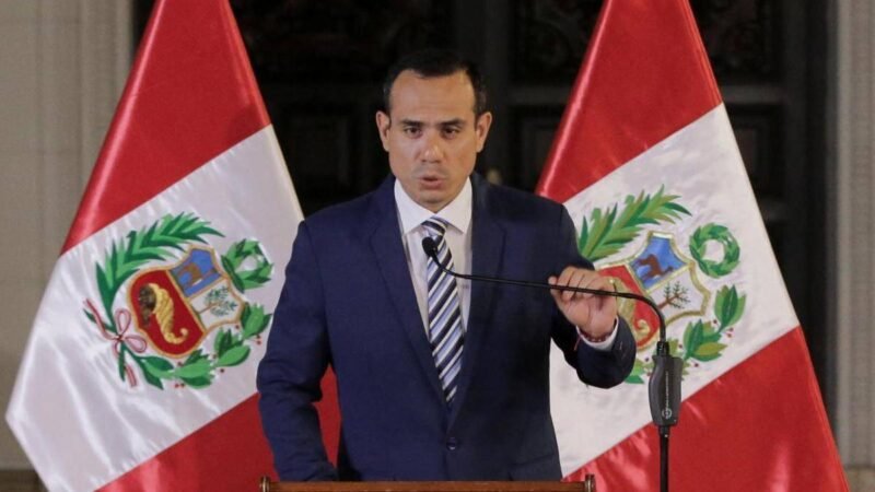 CONGRESO DE PERÚ DESTITUYE AL PRESIDENTE INTERINO JOSÉ JERÍ