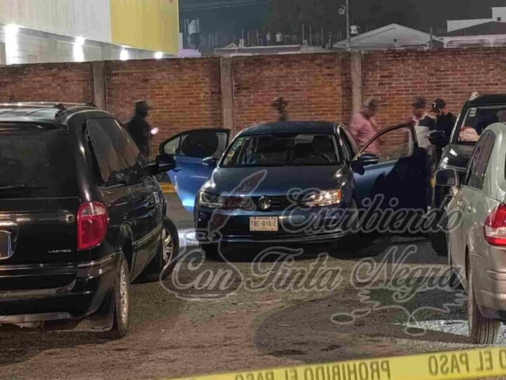 EJECUTAN A DOS EN PLAZA COMERCIAL
