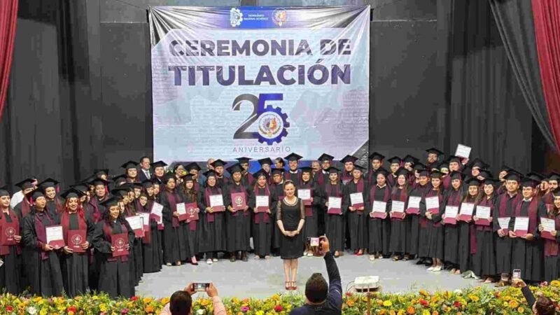 TECNOLÓGICO DE HUATUSCO ENTREGA 225 TÍTULOS PROFESIONALES