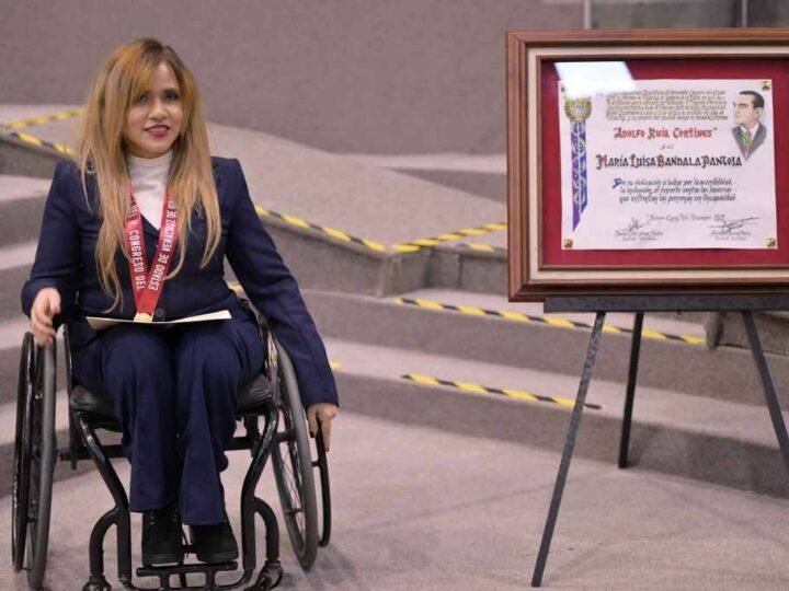 ENTREGA CONGRESO A MARÍA LUISA BANDALA LA MEDALLA ADOLFO RUIZ CORTINES 2025