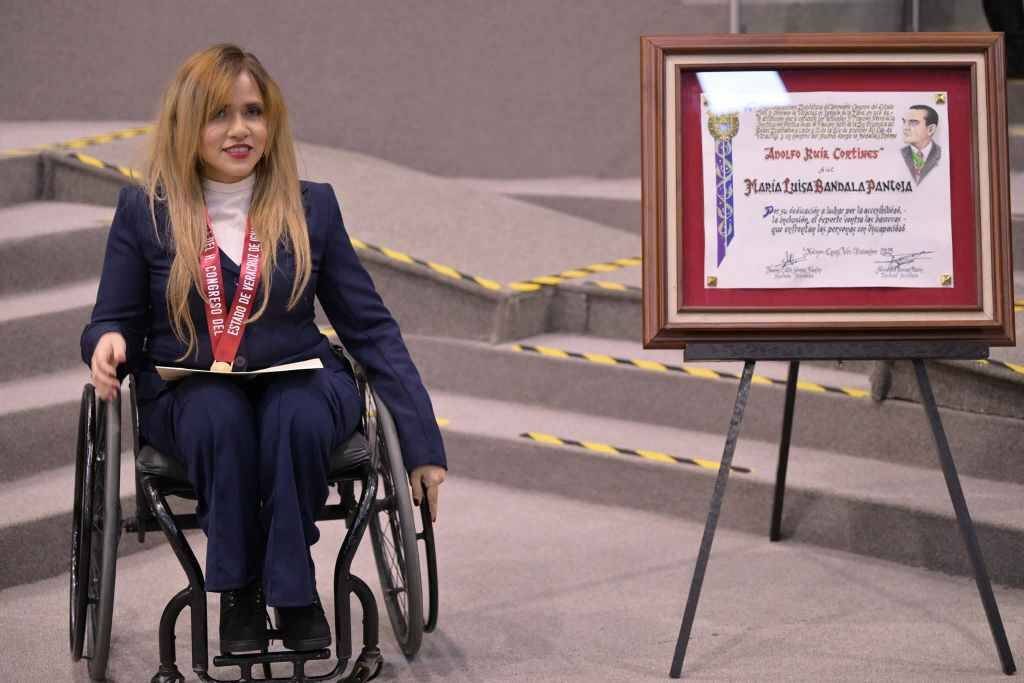 ENTREGA CONGRESO A MARÍA LUISA BANDALA LA MEDALLA ADOLFO RUIZ CORTINES 2025