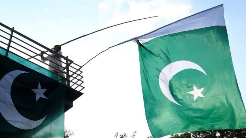 PAKISTÁN DECLARA ‘GUERRA ABIERTA’ CONTRA AFGANISTÁN