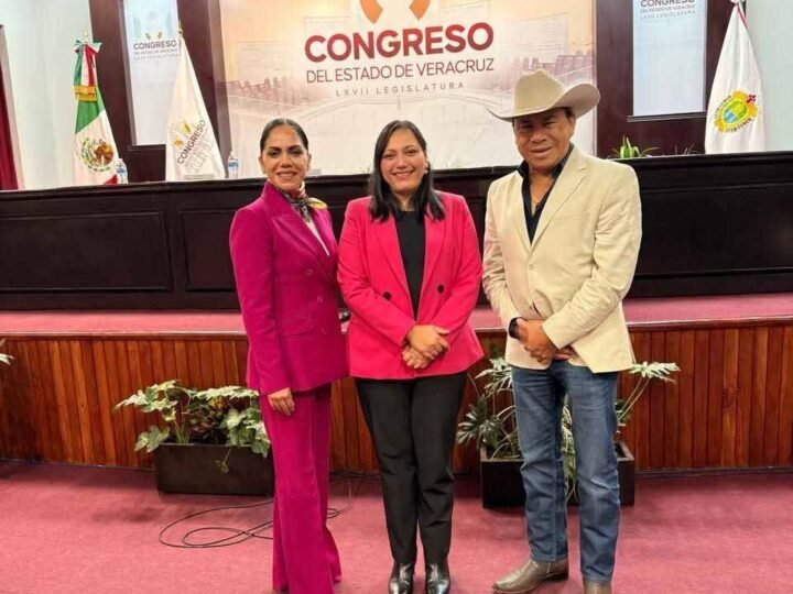 SE CAPACITAN AUTORIDADES DE HUATUSCO EN PLAN MUNICIPAL DE DESARROLLO