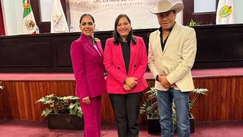 SE CAPACITAN AUTORIDADES DE HUATUSCO EN PLAN MUNICIPAL DE DESARROLLO