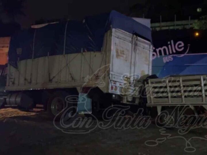 ELEMENTO DE GUARDIA NACIONAL SE ESTRELLA CONTRA CAMIÓN Y MUERE