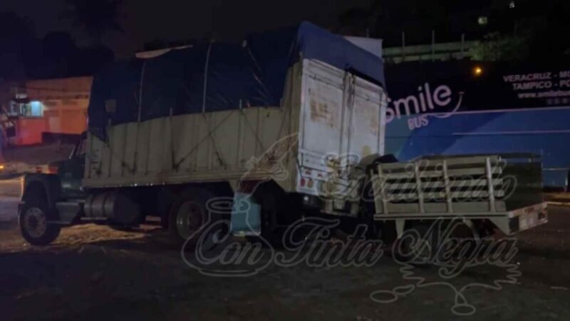 ELEMENTO DE GUARDIA NACIONAL SE ESTRELLA CONTRA CAMIÓN Y MUERE