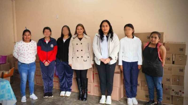 LLEVAN INSUMOS A COMEDORES ESCOLARES DE TOTUTLA