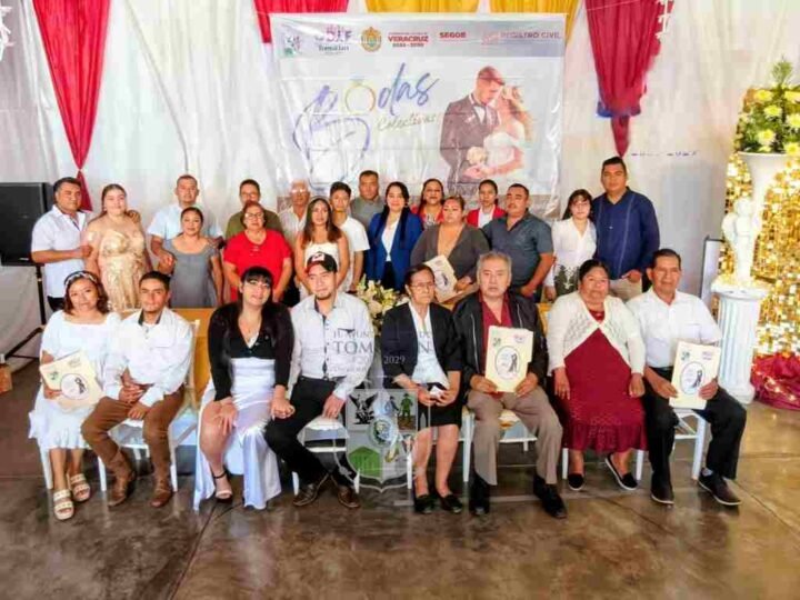 FORTALECEN TEJIDO SOCIAL CON BODAS COLECTIVAS EN TOMATLÁN