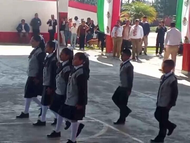 CALCAHUALCO GANA CONCURSO DE ESCOLTAS