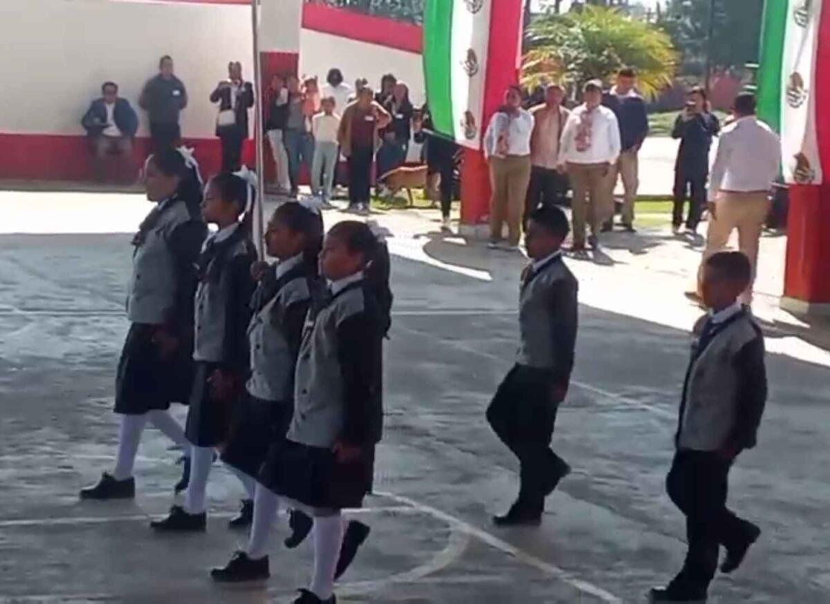 CALCAHUALCO GANA CONCURSO DE ESCOLTAS