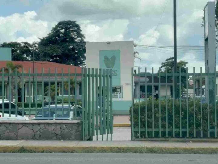 INFANTE CAE DE TECHO DE SU CASA; ESTA GRAVE