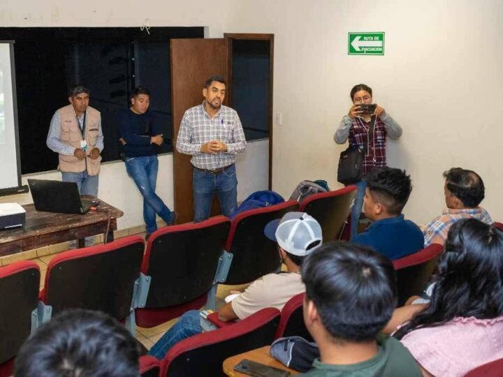 CAPACITAN A PRODUCTORES; BUSCAN MEJORAR CALIDAD DE CULTIVOS