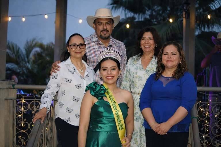 NICOLE SINAÍ, REINA DE LA FERIA DE SAN JOSÉ NERIA