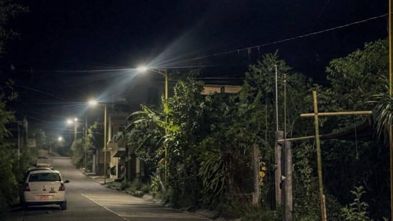 CONTINÚA AYUNTAMIENTO CON MANTENIMIENTO A RED DE ALUMBRADO PÚBLICO