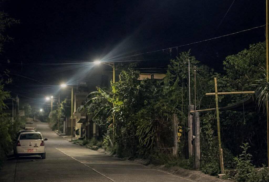 CONTINÚA AYUNTAMIENTO CON MANTENIMIENTO A RED DE ALUMBRADO PÚBLICO