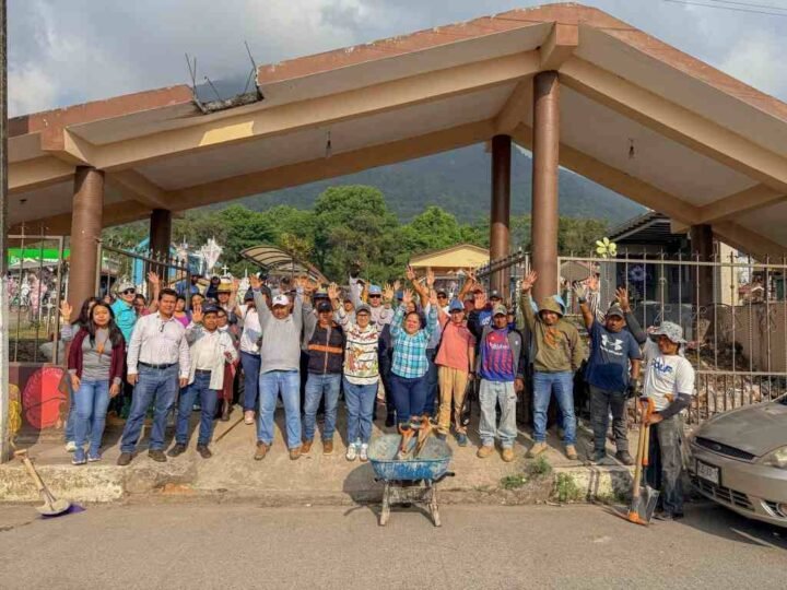 REALIZAN LIMPIEZA EN PANTEÓN DE CHOCAMÁN