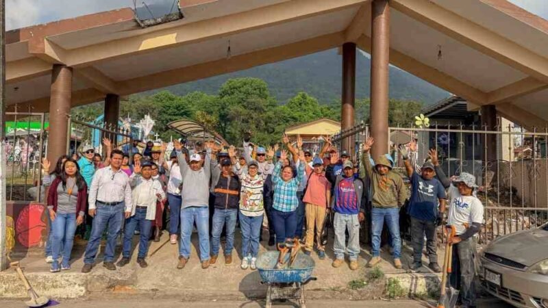 REALIZAN LIMPIEZA EN PANTEÓN DE CHOCAMÁN