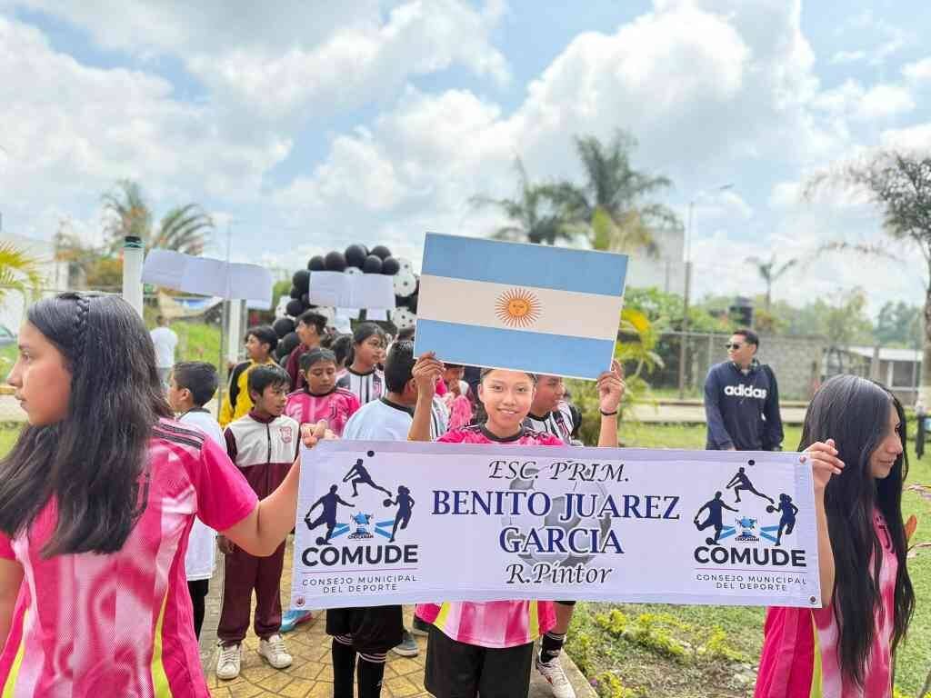 PONEN EN MARCHA MUNDIALITO DE FÚTBOL EN CHOCAMÁN