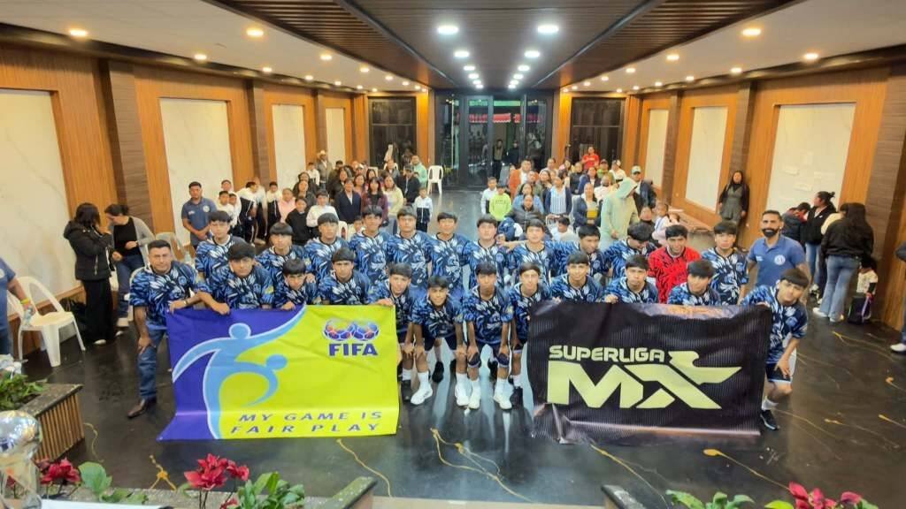 PRESENTAN A LEONES ALPATLÁHUAC SUB 17