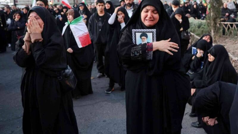 IRÁN PROMETE VENGAR LA MUERTE DE JAMENEÍ