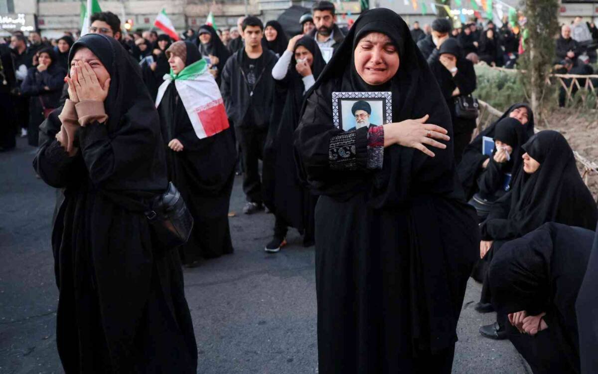 IRÁN PROMETE VENGAR LA MUERTE DE JAMENEÍ