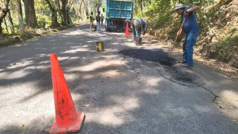 REFUERZAN TRABAJOS DE BACHEO EN FORTÍN