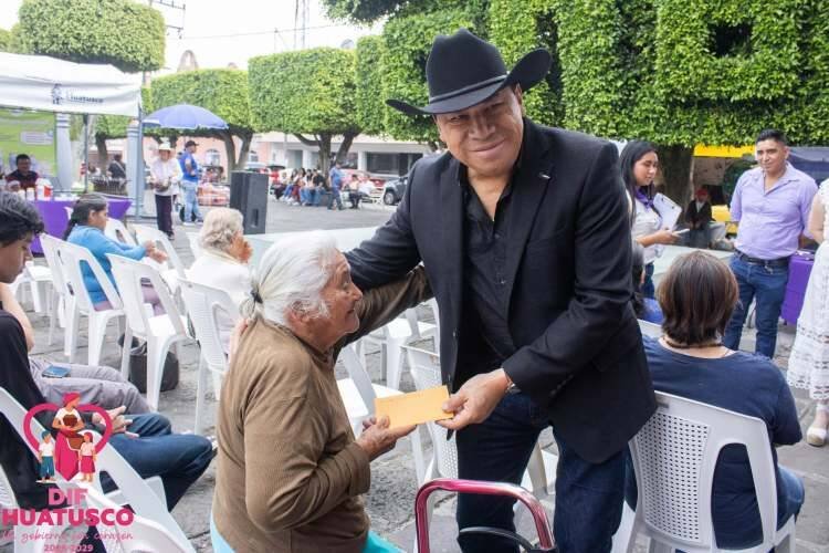 PRESENTAN MERCADITO DE MUJERES EMPRENDEDORAS