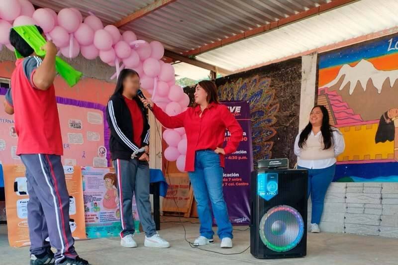 ORIENTAN A ESTUDIANTES SOBRE VIOLENCIA EN EL NOVIAZGO