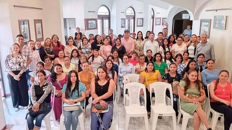 SE REUNE ALCALDE CON ASPIRANTES A AGENTES MUNICIPALES